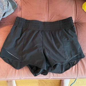 lululemon high waist hotty hot short size 6 black